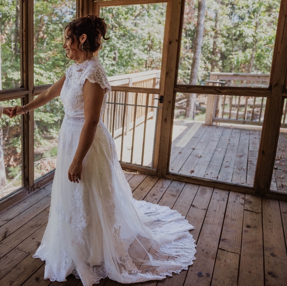 Melissa Sweet Elegant Ivory Lace Wedding Dress - Picture 7 of 9
